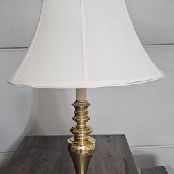 Classic Table Lamp With Crwam Shade 26"