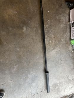 Weightlifting barbell