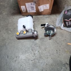 Master Break Resovour  And Manuel Fuel Pump