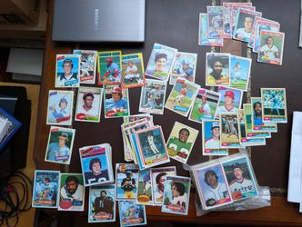 Lot Of Early 80s/Late 70s Football And Baseball cards