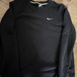 nike crew neck black size medium