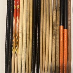 19 Drum Sticks & Carrying Bag Hard Rock