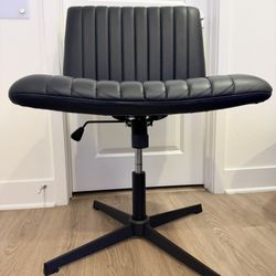 Mid Century Modern Black Office Chair
