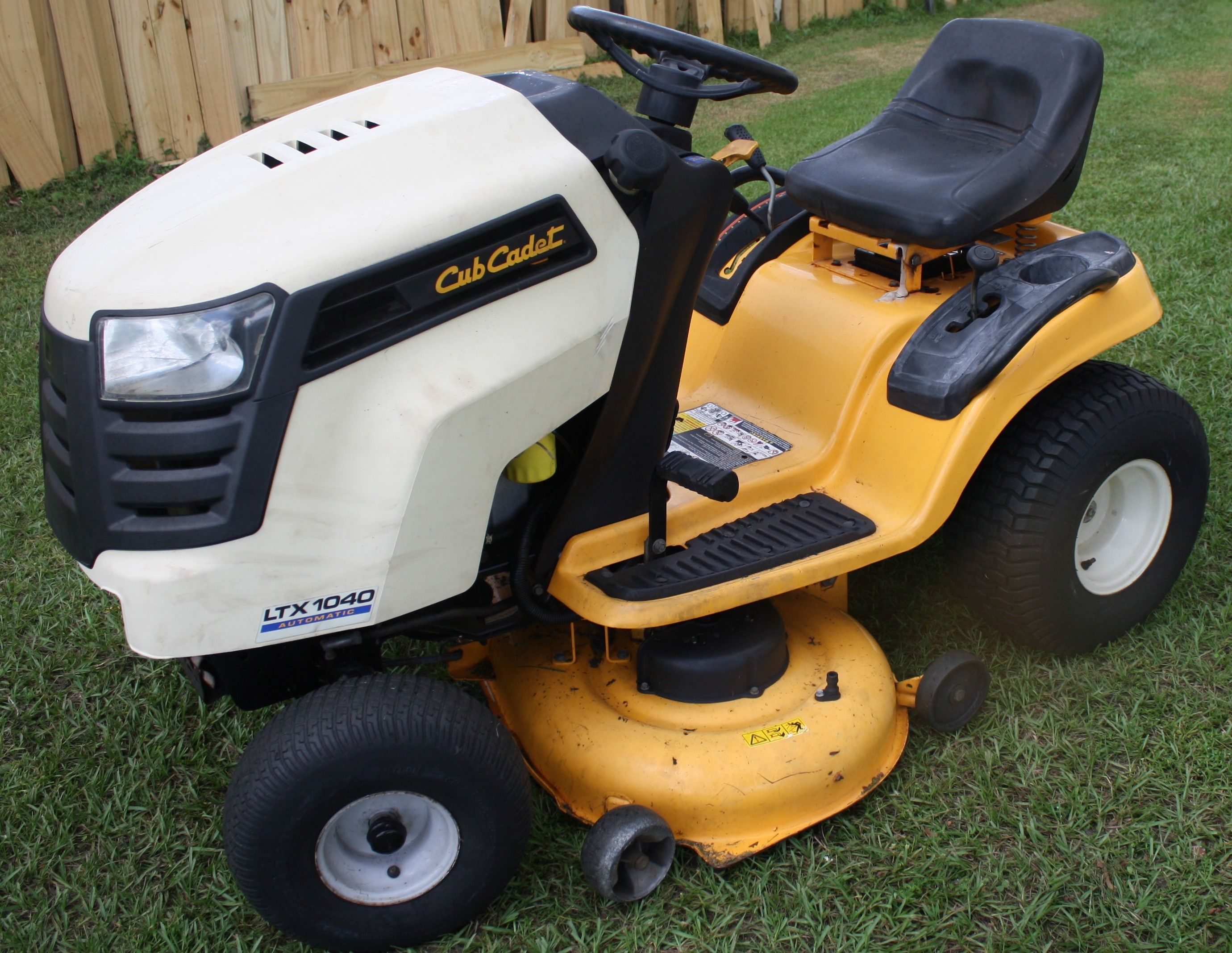 Cub Cadet LTX 1040, automatic, 19 HP Kohler Courage, 42" deck riding