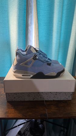 Jordan 4 UNC Sz 9.5
