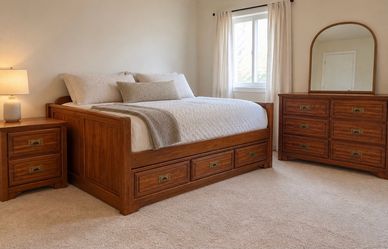 Solid Wood Young-Hinkle Bedroom Set – Storage Bed, Dresser & Nightstand