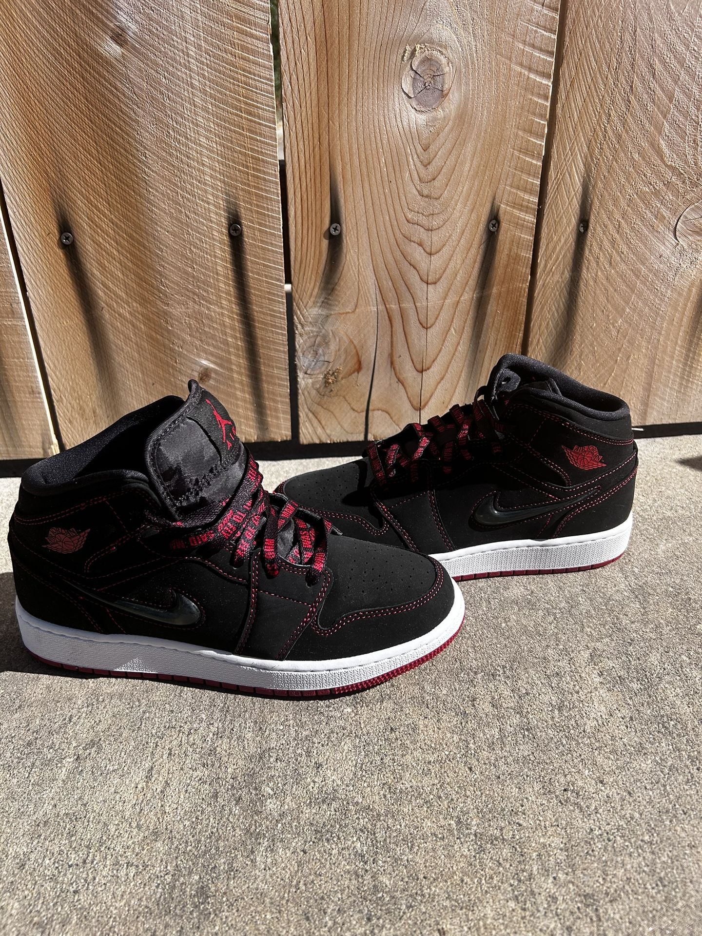 Air Jordan 1 Mid GS SE 'Fearless'