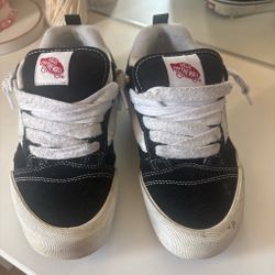 Vans black white