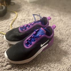 women nike shoes 