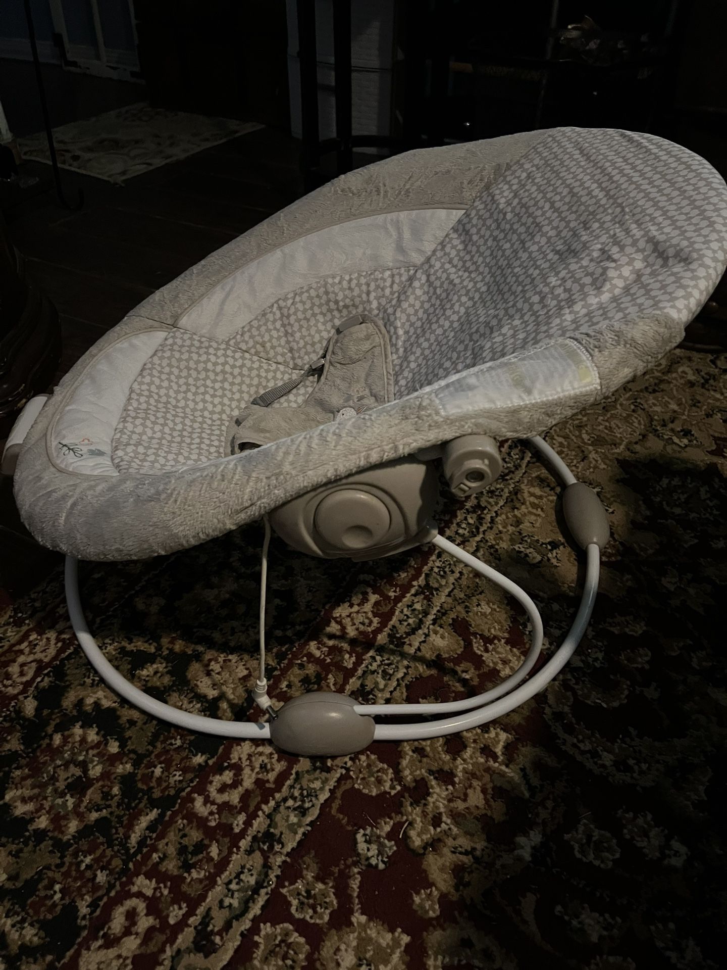 New Born Bassinet/ Swing
