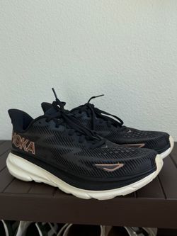 Hoka Clifton 9 (Women’s Size 8)