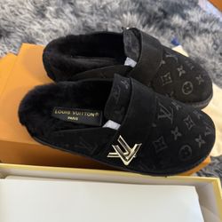 Louis Vuitton Slippers 