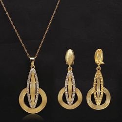 Chic Pendant Set