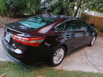 Toyota Avalon Limited Sedan Hybrid