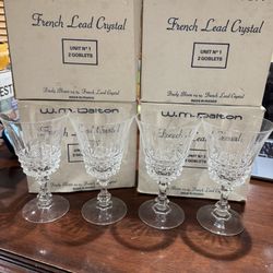 Set Of 8 Wine Crystal Glasses 