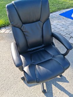 High Back Swivel/Tilt Office Chair./Desk With Built-in Lumbar Padding
