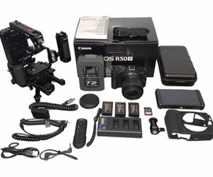 Canon EOS R50 V Creator Bundle RF-S 14-30 + SmallRig Cage + Monitor + 128 GB SD
