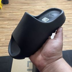 YEEZY SLIDE ONXY 