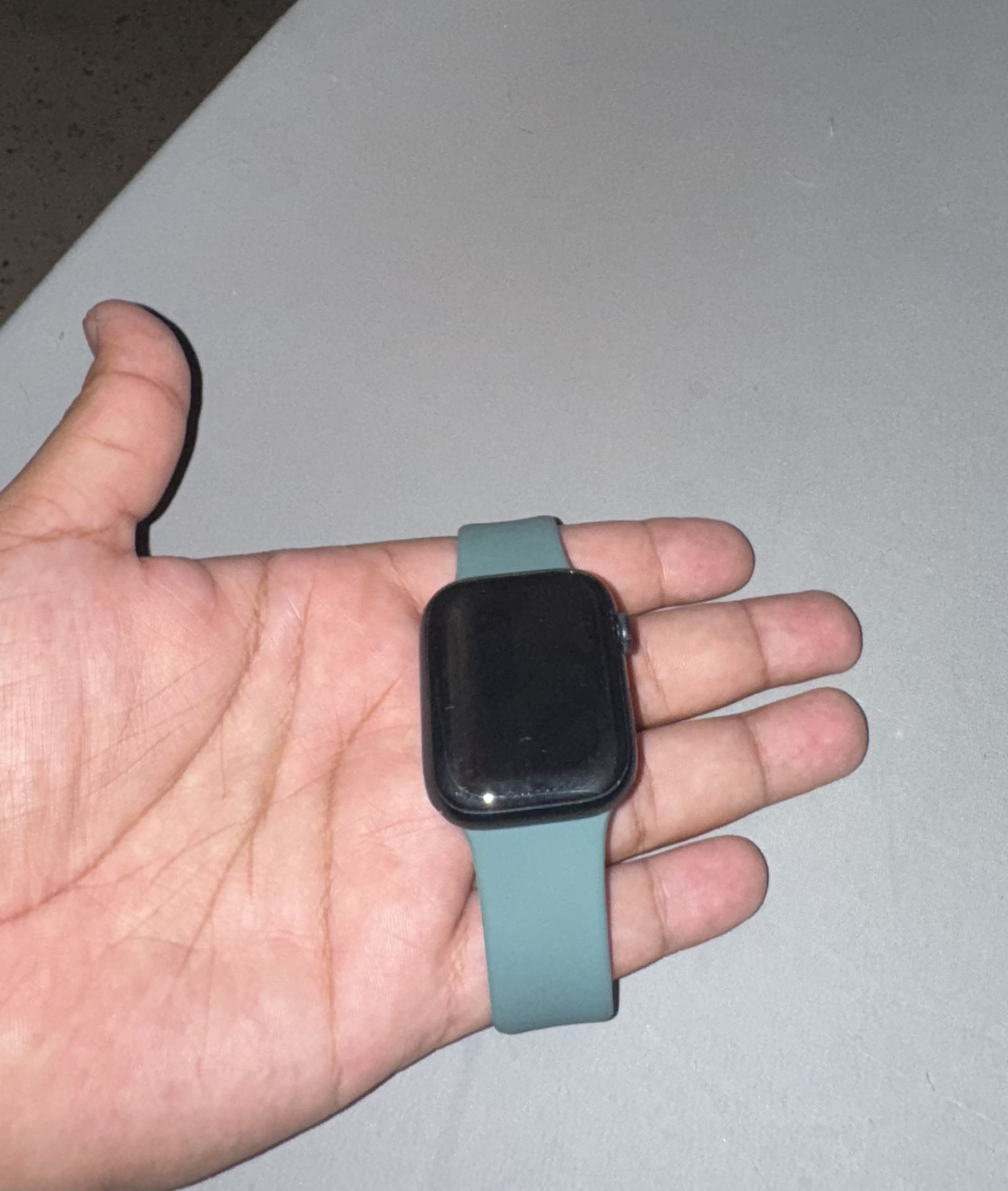 Apple Watch S7 - 45mm