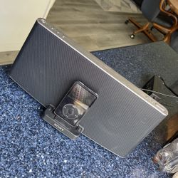 Apple ipod and Sony Bluetooth iPod Speaker System RDP-X200iP