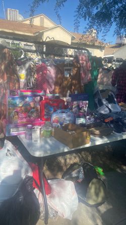 554 S Whitney Yardsale 