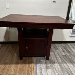 Kitchen Table & 6 Chairs (Please Read Description)