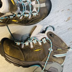 Keen Hiking Boots - Womens 8.5