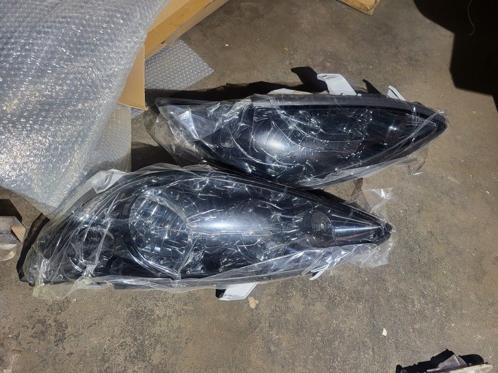 2006 Toyota Camry XV30 headlights