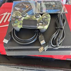 PlayStation PS4 1tb  2 Games 