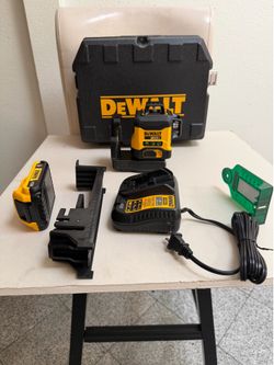 20v green laser 360 dewalt