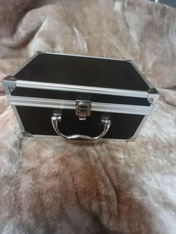 Vintage medium black and chrome one clasp closure carrying case for anything. Durable and versatile.