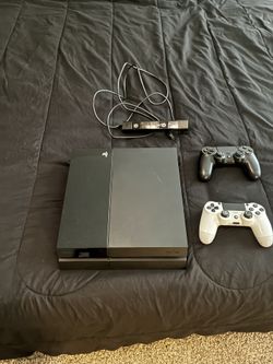 Playstation 4 Two Controllers