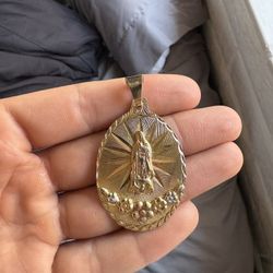 Virgin Mary Gold Pendant 