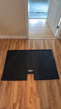 Suburban cargo mat