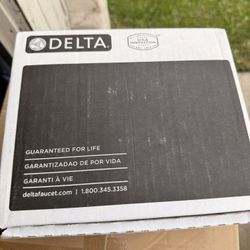 Delta Bathroom Full Set Shower Head With Spout