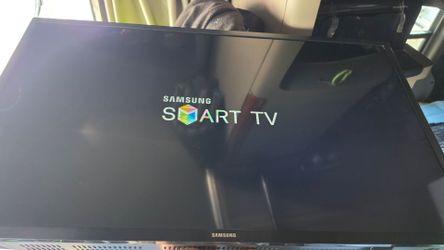 Samsung Smart TV 32inch with wall mount