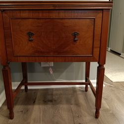 Antique Sewing Cabinet w/sewing machine