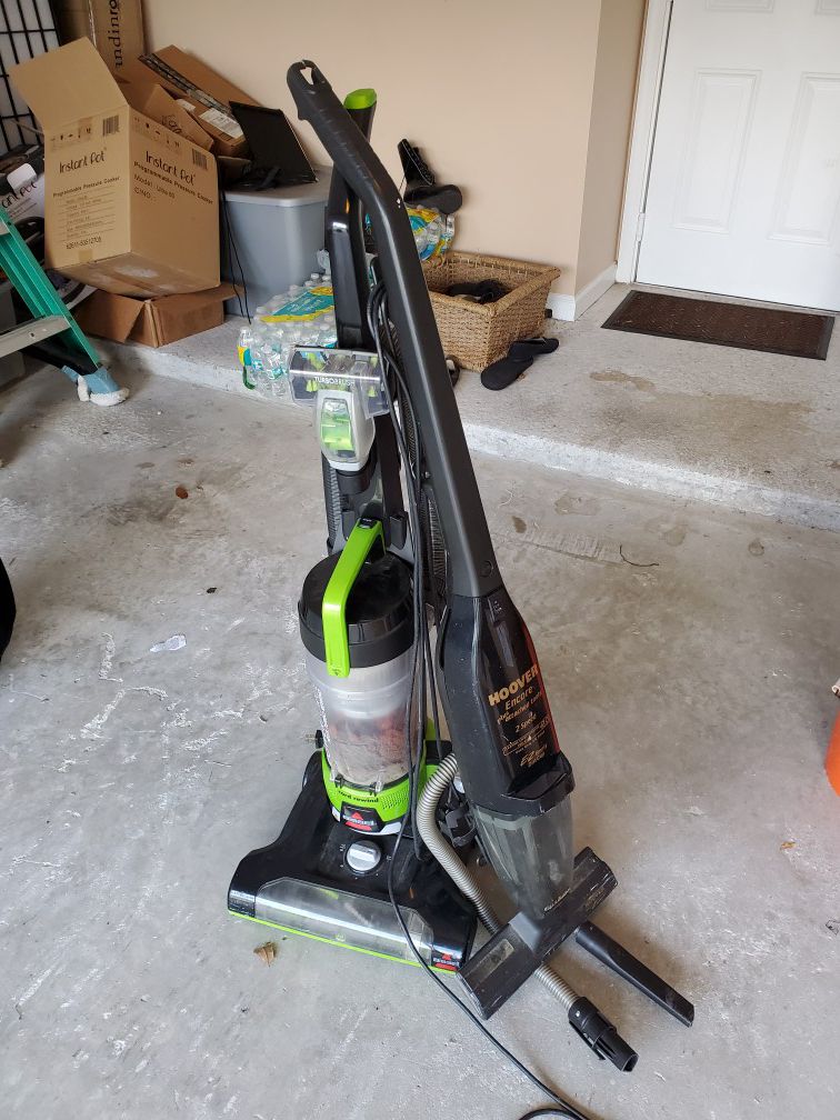 2 working vacuums