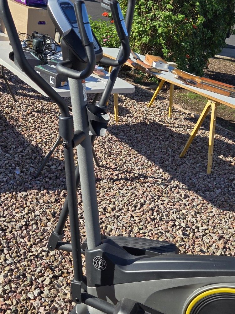 GOLDS gym Battery Elliptical