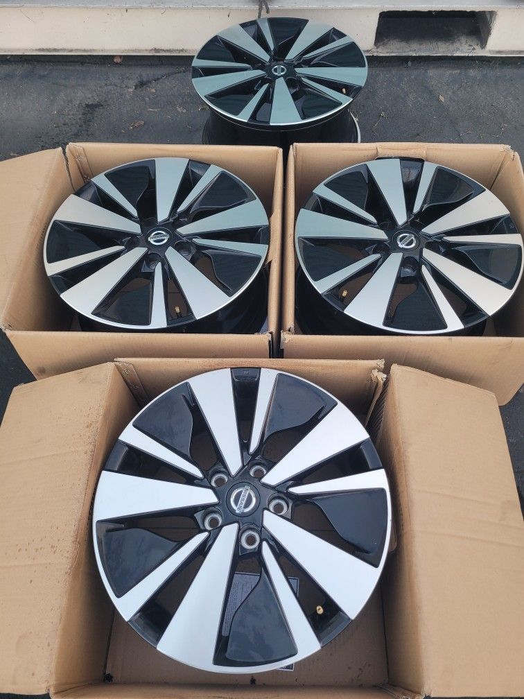 Nissan Altima Or Nissan Sentra Oem Wheels 17 Inches 