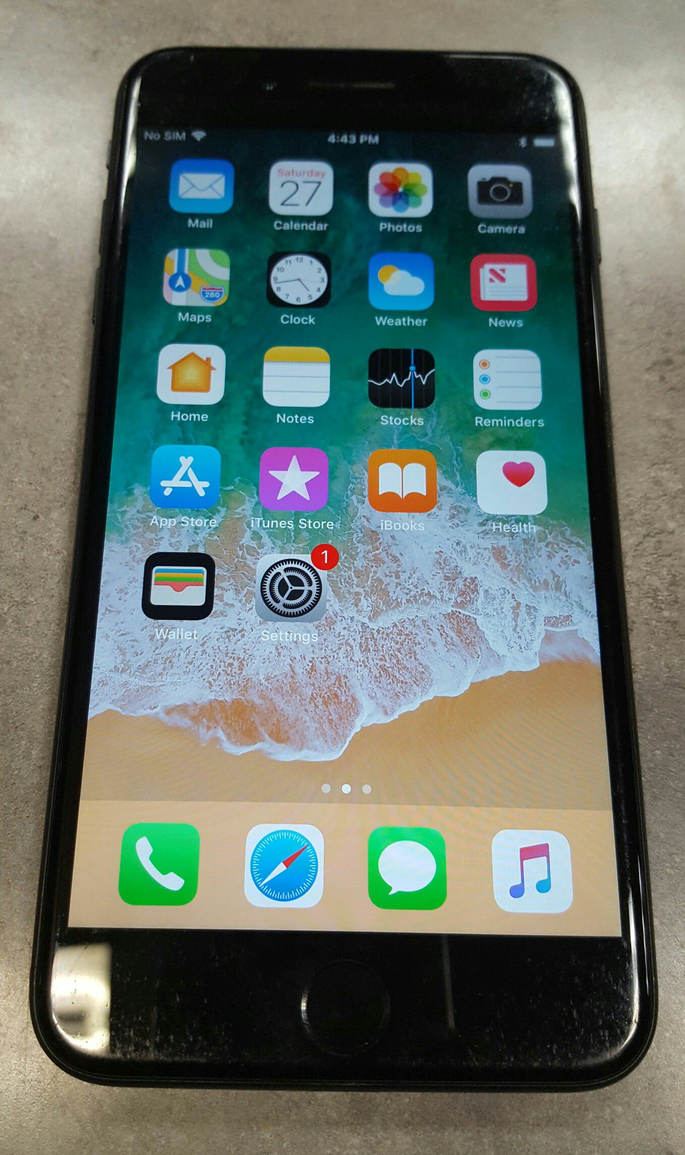 GSM UNLOCKED Apple iPhone 7 Plus 32gb Black IOS Smart Cell Phone
