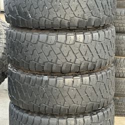35x12.50r17