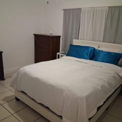 Queen Bed W Mattress