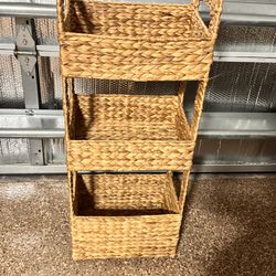 Rattan tier organizer