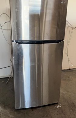 LG Top Mount 27" Apartment Size Stainless Steel Fridge
