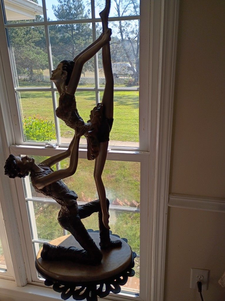 Dancing Statue