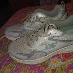 Sketches Tennis Shoes  Gray And White  Size 8