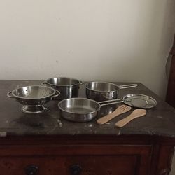 Melissa&Doug Pots &Pan Set/hablo Español