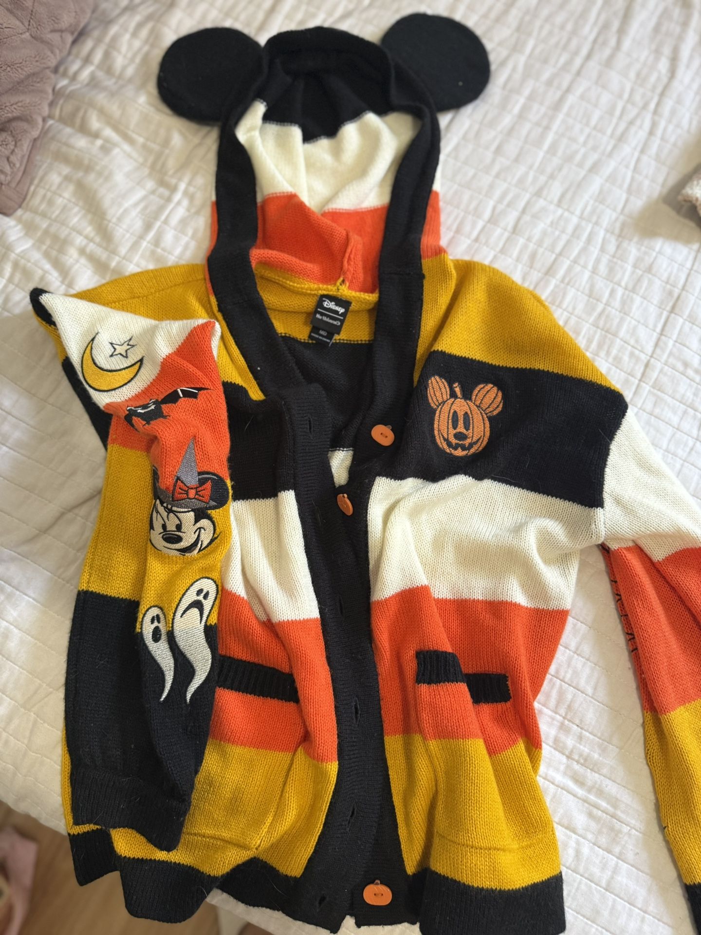 Disney Halloween Cardigan Size Medium