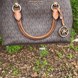 Michael Kors Purse / Edith Small Logo Satchel in Brown